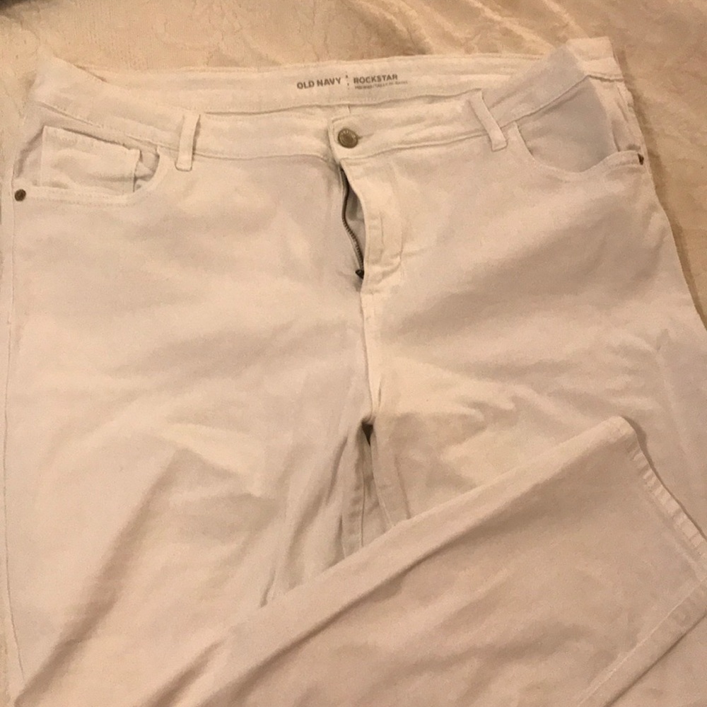 White skinny jeans